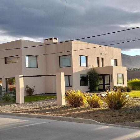 Apartamento CASA LUMINOSA CON PARQUE y VISTA ESPECTACULAR El Calafate Exterior foto