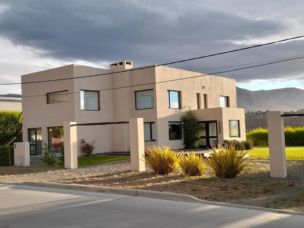 Apartamento CASA LUMINOSA CON PARQUE y VISTA ESPECTACULAR El Calafate Exterior foto
